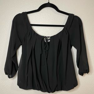 Black Quarter Sleeve Top